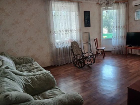 Продам 3-комн квартиру в районе Комсомольская ул. Днепр