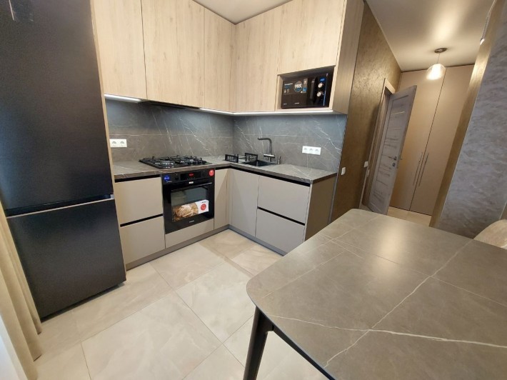 Продажа 2к квартиры с капитальным ремонтом,  Клочко - фото 1