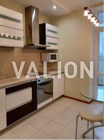 Продаж 2к.кв. вул.Шептицького 10, м. Лівобережна - фото 1