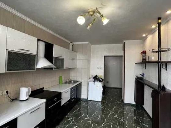 Продаж 2-к (88м2) квартири вул. Срібнокільська, 1,  жк Корона Киев