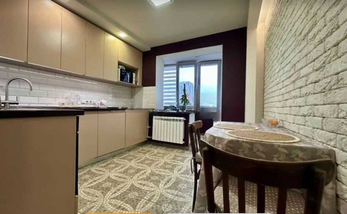 2 кім 54 м2 КАП РЕМОНТ багатоповерхівка район ПЕРЕМОГА (718965) - фото 1