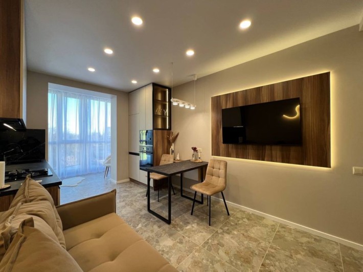 Продам сучасну квартиру з авторським ремонтом ЖК Щасливий Счастливый - фото 1