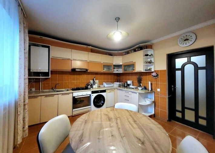 Продам квартиру з гаражем в Центрі міста - фото 1