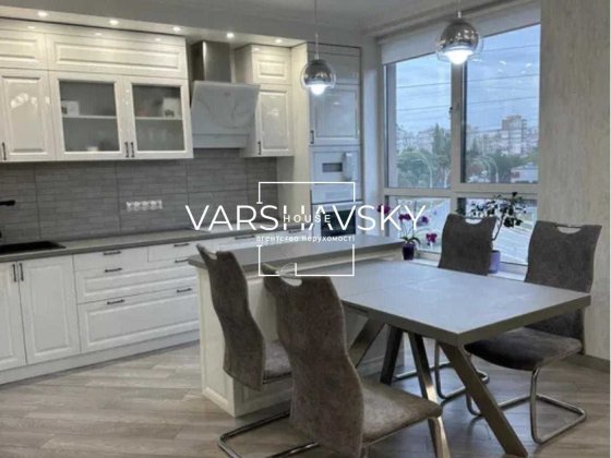 Продаж 3х кімнатної квартири на варшавському мікрорайоні 82м2 Киев