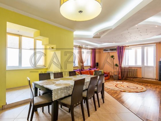 Продаж квартири, вул. Анни Ахматової, Позняки, Дарницький р-н Киев