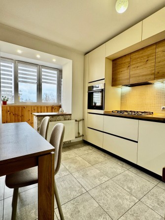 Красива 4-кімнатна з РЕМОНТОМ! Гарне планування! Найкращий район! A11 - фото 1