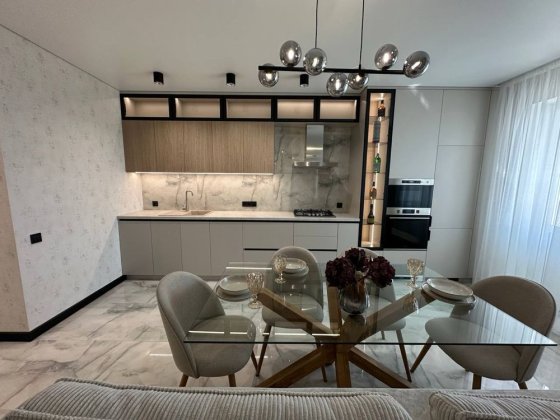 Продам 2 ком Центр Голливуд ЖК Лесной Сертификат Чернигов