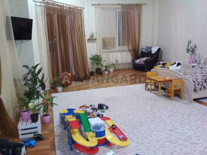 Продається квартира простора та затишна квартира у районі Казбет! - фото 1