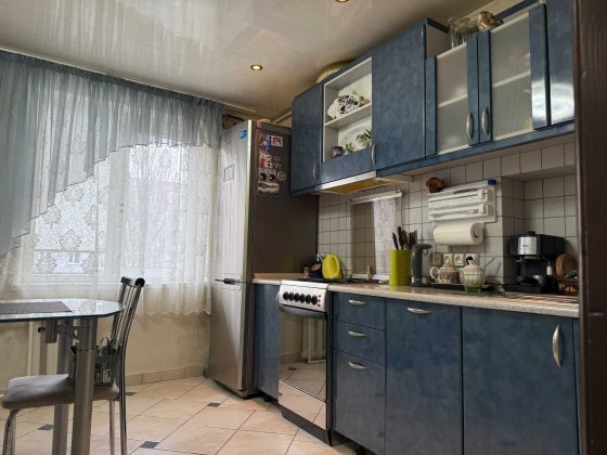 Продам 3 к. квартиру с ремонтом на ЖМ Перемога  (Победа ) Днепр