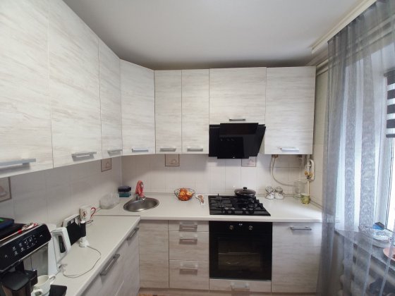 Продам 2-кімнатну квартиру поліпшеного планування на вул.Довженка