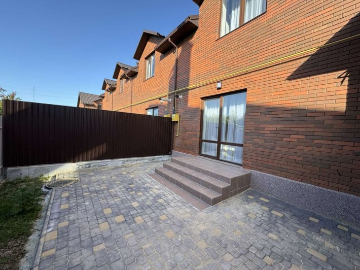 Продам таунхаус з ремонтом - фото 1