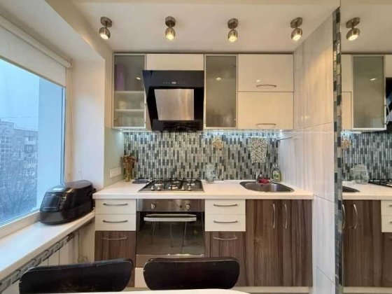 3 кім 70 м2 КАП РЕМОНТ висотка р-н НЕЗАЛЕЖНОСТІ (Титова) (718981) Днепр