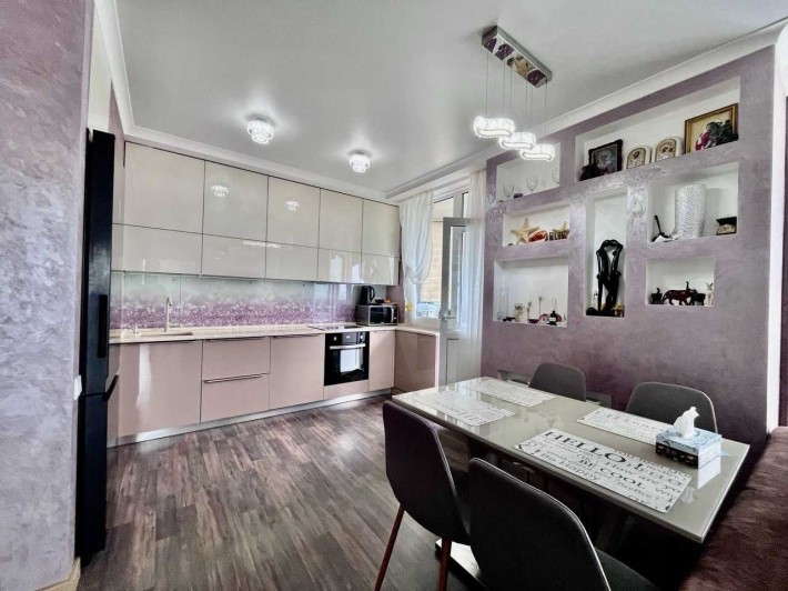 ПРОДАЖ великої 2-кімнатної квартири в Центрі міста (р-н Градецький) - фото 1