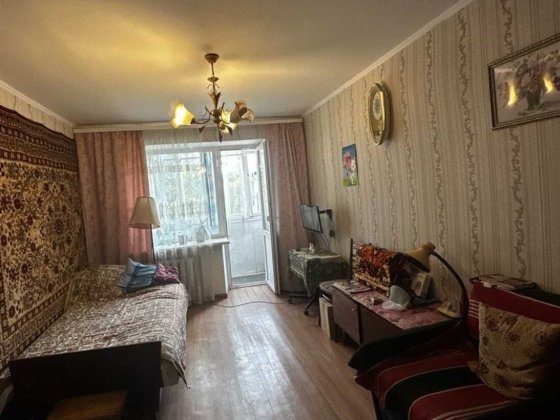 Продам 1к. квартиру по вул. Романа Шухевича 8/12 Днепр