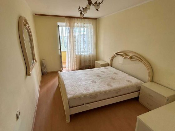 Продам 3-х кімнатну квартиру, проспект Миру