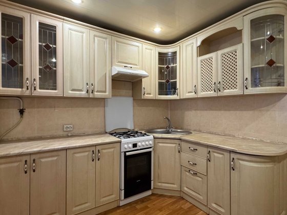 ПРОСТОРА КВАРТИРА для великої родини 75 м2 р-н ЖК «Фаворит»