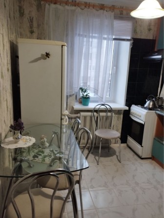 Квартира на 4му поверсі, цегляний будинок - фото 1