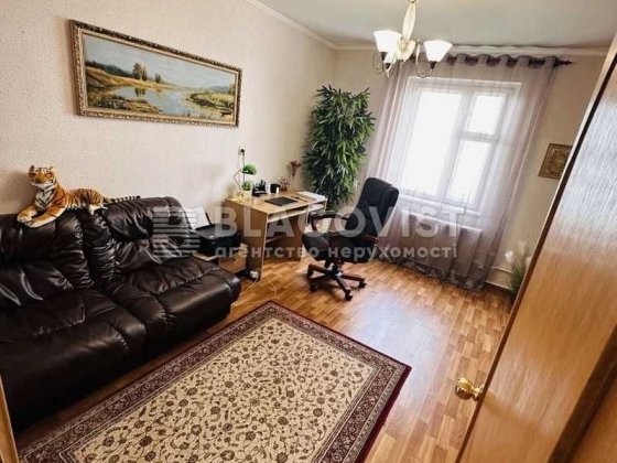 Продам 4 кім  Гмирі Бориса 5, Позняки Осокорки гарний стан 115 кв.м. Київ