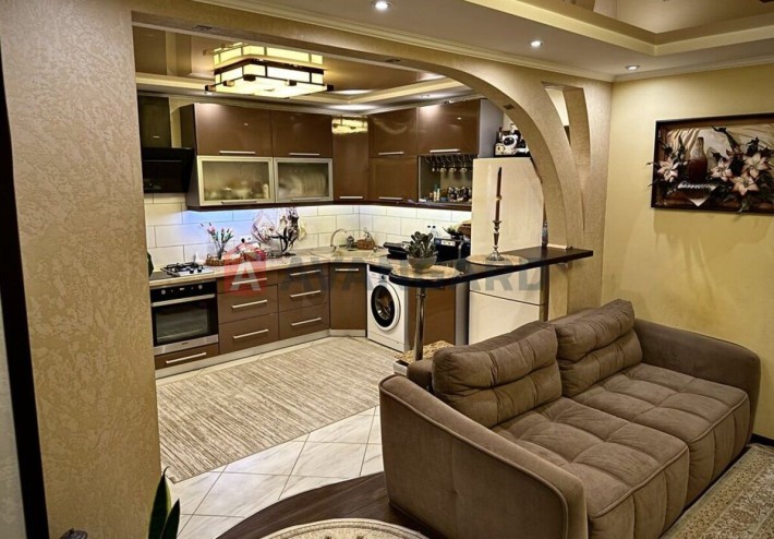 Продаю квартиру з гарним ремонтом - фото 1