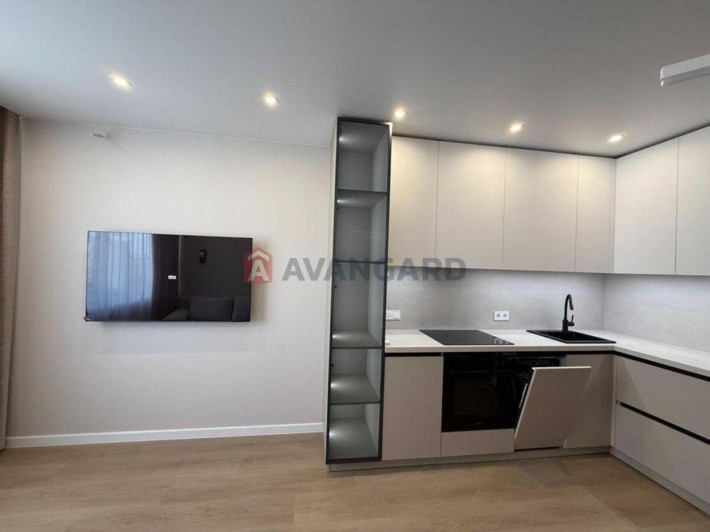 Видова 1 кімнатна квартира вул.Всеволода Змієнка Варшавський 3 - фото 1