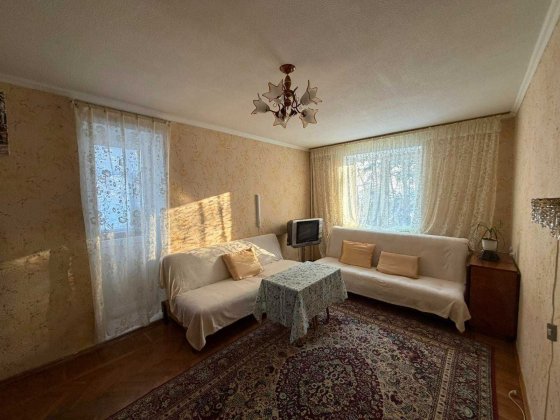 Продам двокімнатну квартиру