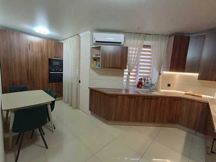 Срочно!Продам 2к квартиру в ЖК Счастливый с ремонтом и мебелью/Торг - фото 1