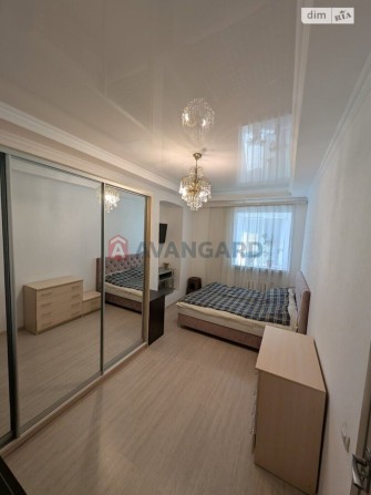 Продається 2-кімнатна квартира з великою кухнею-студією. - фото 1