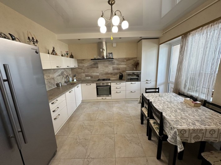 Продаи 3 ком в новом доме ул. Зеленая, Центр, ЦУМ - фото 1