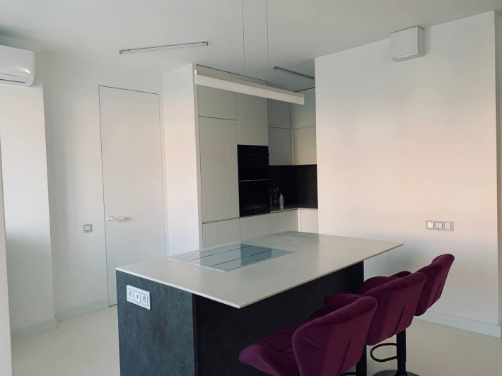 Світла та простора 2-к квартира 70 м² з якісним ремонтом ЖК Патріатика - фото 1