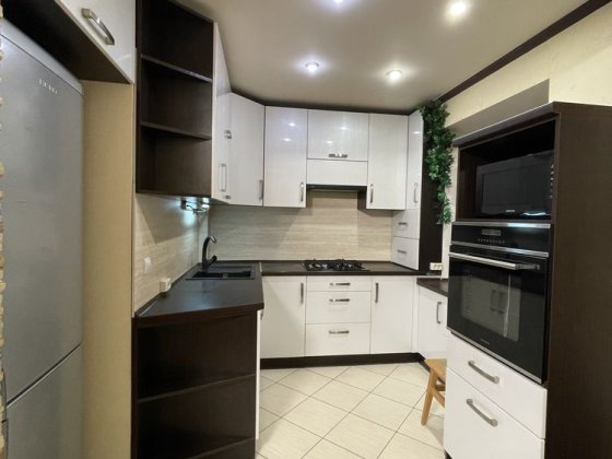 продам 3к с ремонтом на Титова, р-н Аполло Днепр