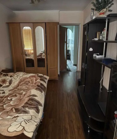 Продаж 2-кімнатної квратири в спокійному районі, техніка меблі ремонт. - фото 1