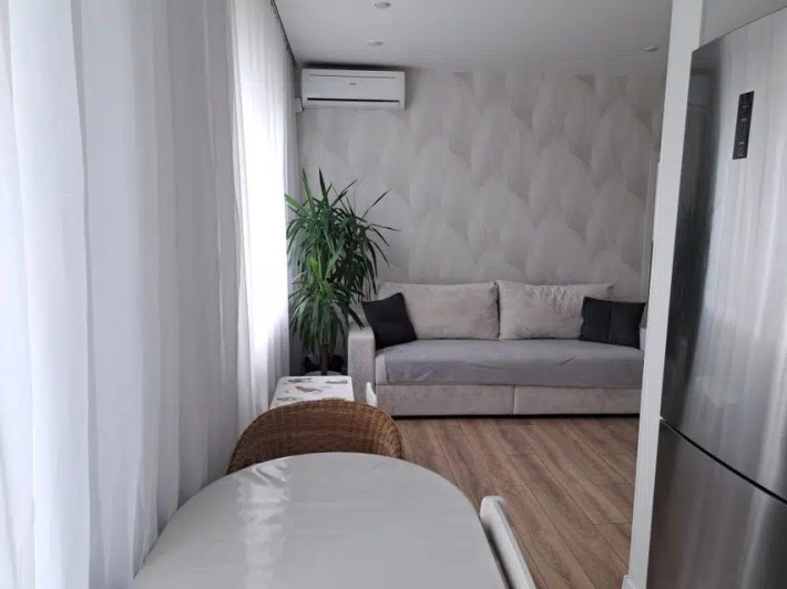 Продам 2-к квартиру. Левый берег. Современный ремонт. - фото 1