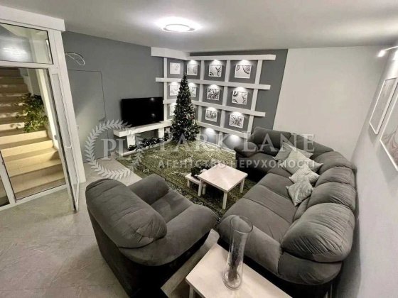 Продаж 3-х кімнатної квартири Контрактова площа Киев