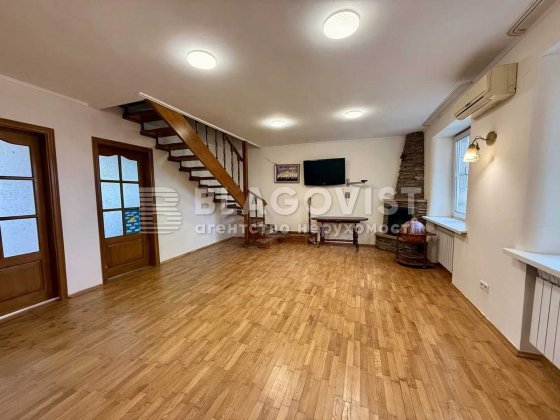 Продаж дворівневої квартири в центрі, Гоголівська, 27, Золоті Ворота Киев