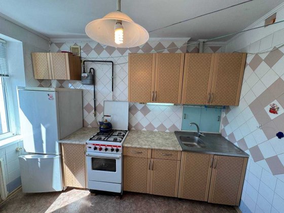 Продам 3к квартиру на вул. Євпаторійська (ж/м Сокіл-2) буд. 100 Днепр