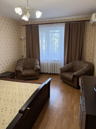 Продам 1 кімн.кв-ру на  Набережній Перемоги , р-н Перемога-6 - фото 1