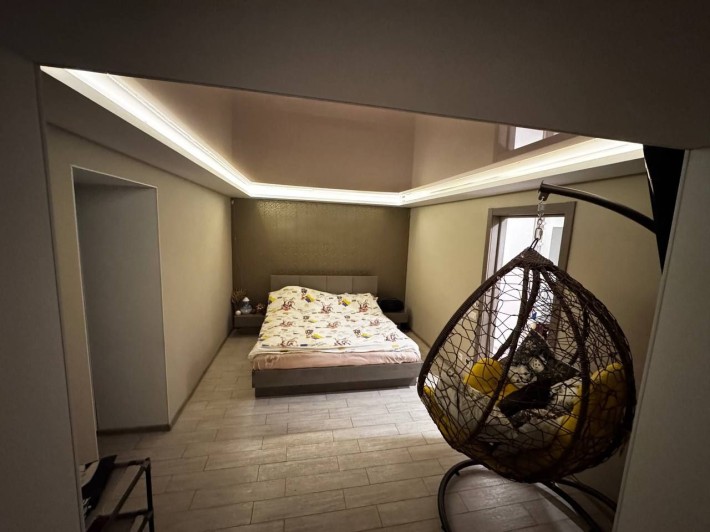 Продам шикарную 2 комнатную квартиру на Тополе 3. Кирпич. - фото 1