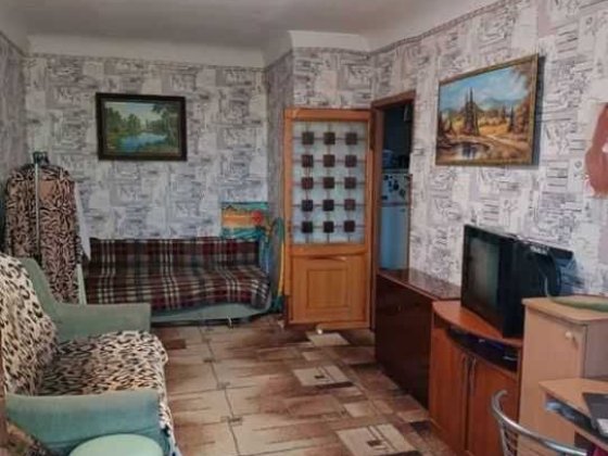 Продається  1-о кімнатна квартира  бул . ГЕРОЇВ  ПОЛКУ АЗОВ 5/5 Запорожье