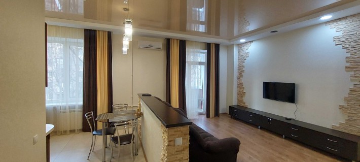 Продаж 2к  повнометражної студії центр міста Патріотична - фото 1