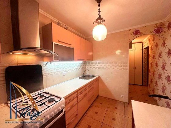 Продам 2х ком. кв-ру в центре, ул. Академика Амосова 8/9 Запорожье