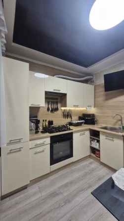 Продається чудова 3кімн квартира в затишному районі міста - фото 1