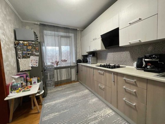 Продаж 1кім кв-ри, 44кв, розділеної на 2кімн, з кап  ремонтом Кропивницкий