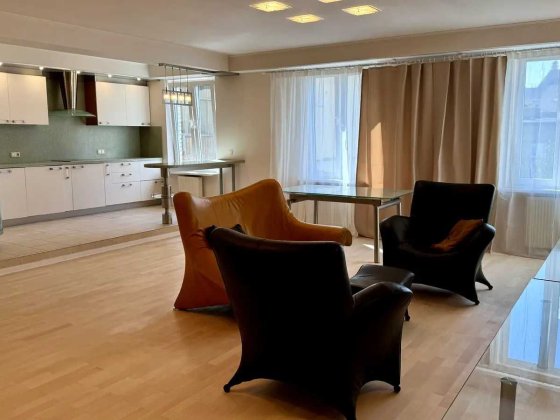 Історичний Центр Ботанічний Сад 141м Назарівська 7Б Метро Університет! Киев