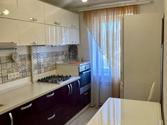 Продам 3к квартиру ж/м Фрунзенский, Левый берег Сертификат Днепр