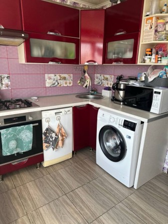 Продаж 2-ки на Космосі - фото 1