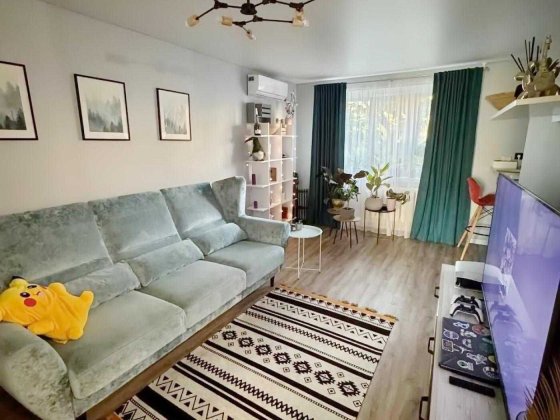 Продаж 2-х кімн. квартири- студії по вул. Шкільна з евроремонтом (019) Запоріжжя