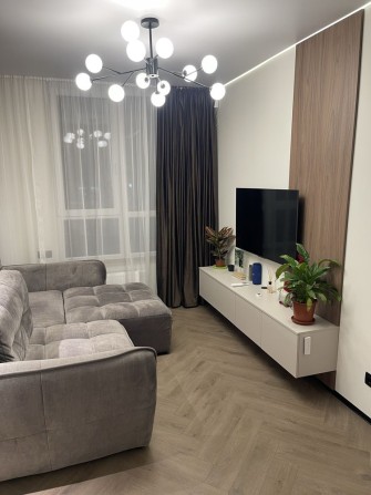 Жк 8 Причал лівий берег Продаж  квартири з чудови ремонтом - фото 1