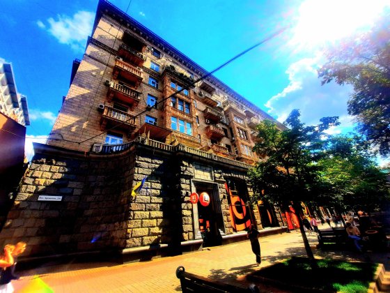 Вид на Хрещатик_ARENA_Khreshchatyk_2-к_60м2_Сталінка з ліфтом_Хрещатик Київ