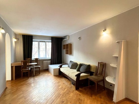 Терміново продам 3-кімнатну квартиру на Позняках Киев