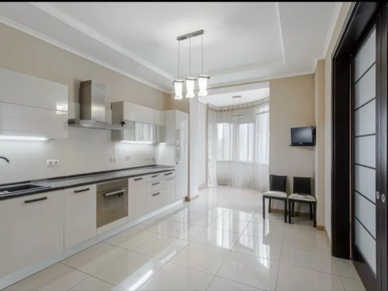 Продаж 4 кімнатної квартири бул-р Лесі Українки Печерський вторічка Киев